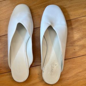 White Vince Flats